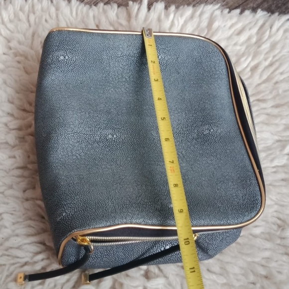 Estee Lauder cosmetic case - Picture 9 of 11